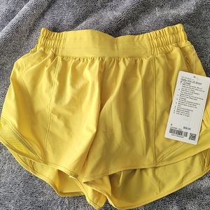Lululemon size 6 hottie hot shorts